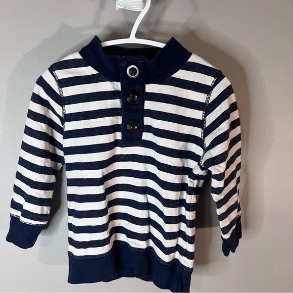 Baby gap sweatshirt - Picture 2 of 4